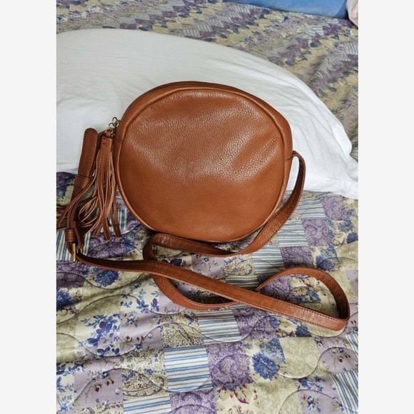 HOBO Handbags - Hobo Groove Crossbody Bag in Toffee